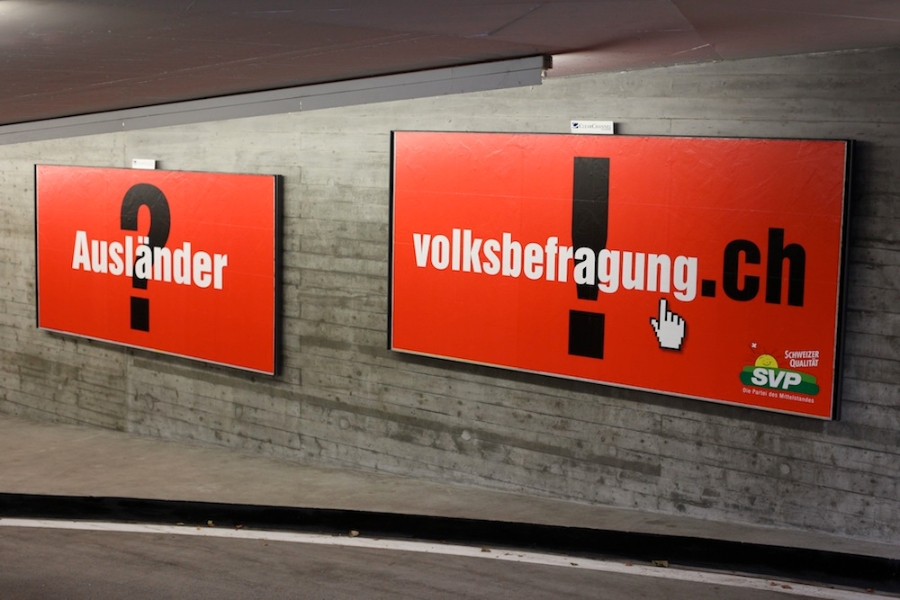 Plakat_SVP_2010_Volksbefragung_Auslaender