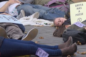 800pxExtinction_Rebellion_diein_Cashel_Street_Christchurch_New_Zealand_15