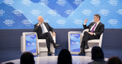 Klaus Schwab Albert Bourla WEF Davos 2022