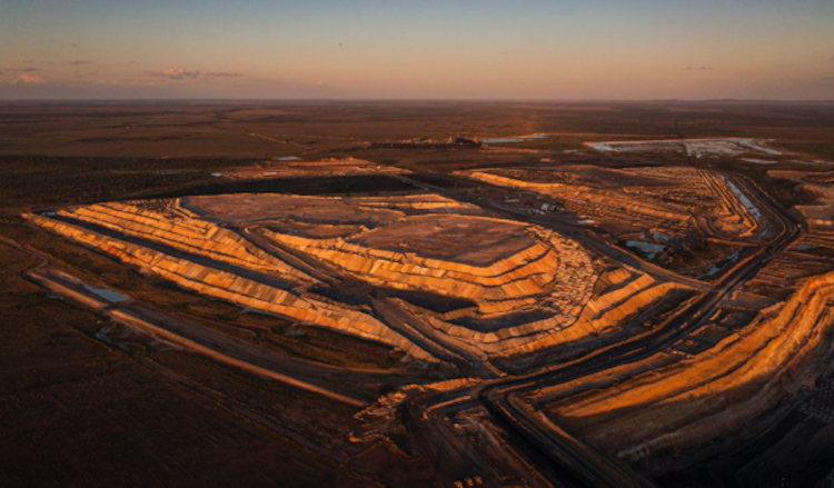 Sonnenuntergang über der Carmichael-Mine.