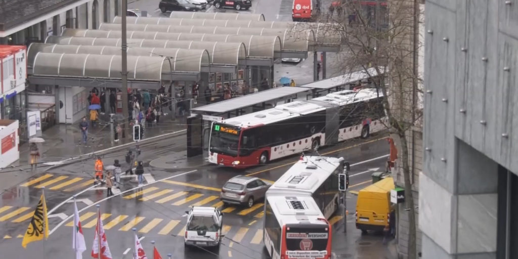 Place de la Gare Freiburg Unfall Elektrovelo Polizei