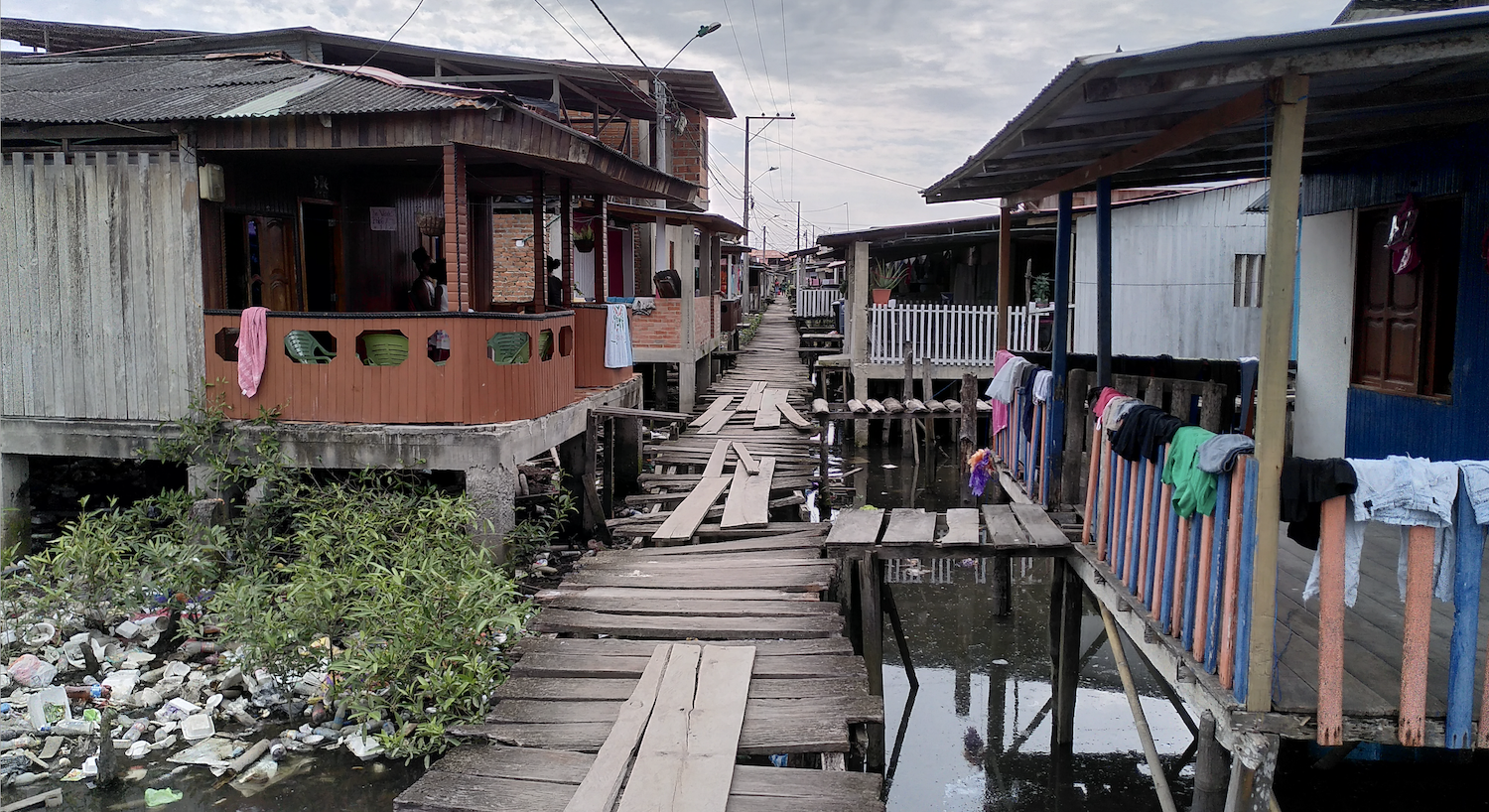 Tumaco Armenviertel Front