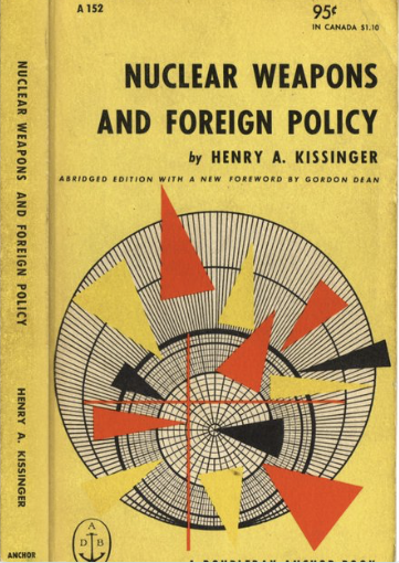 1957 Kissinger für Einsätze von Atomwaffen.Anchor