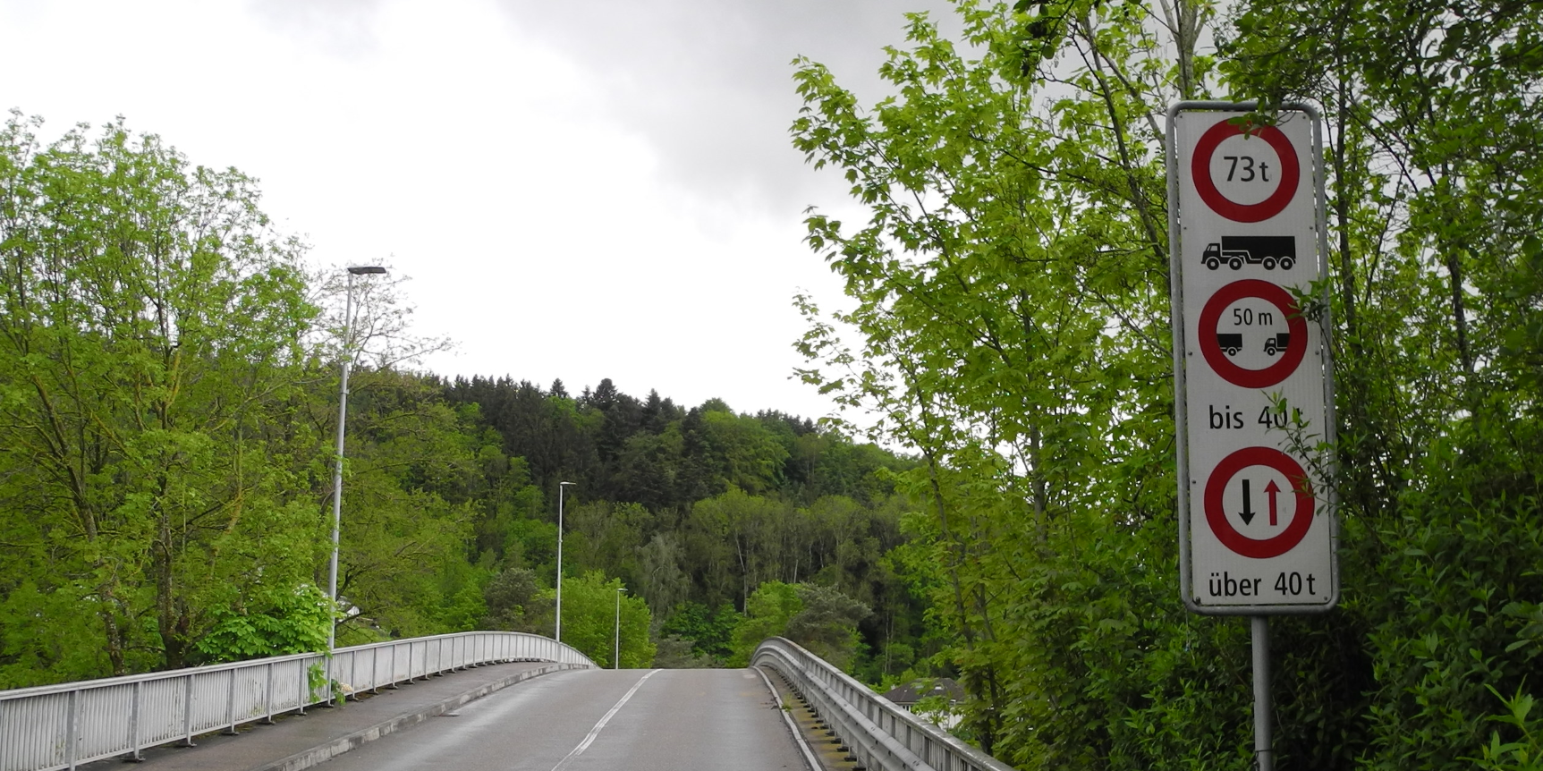 Bundkofen, Autobahnbrücke Verkehr Signal