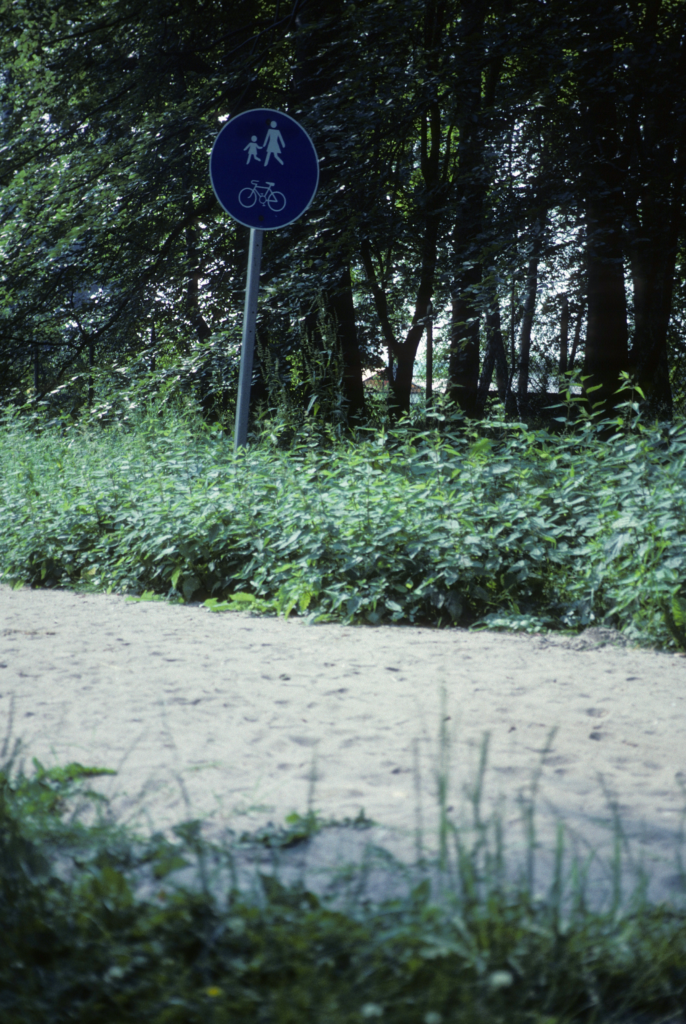 DDR, Sandpiste als Radweg, Signale Verkehr