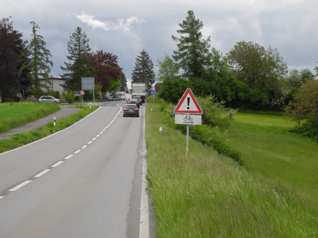 Müntschemier, von Ins her Verkehr Signale