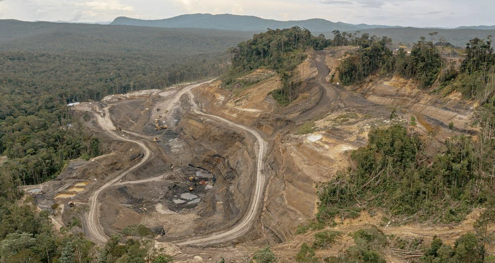 Kohlemine auf Borneo