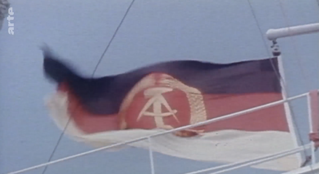 DDR-Flagge auf Schiff