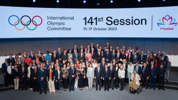 Spitzenlöhne im angeblich ehrenamtlichen Olympischen Komitee infosperber