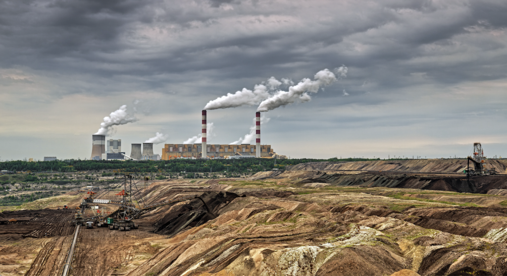 Kohle-Tagebau und Kraftwerk.fotorince74