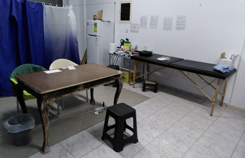 Sprechzimmer im Flüchtlingscamp auf Kos