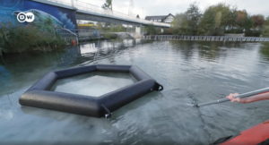 Startups fischen Mikroplastik mit Luftblasen