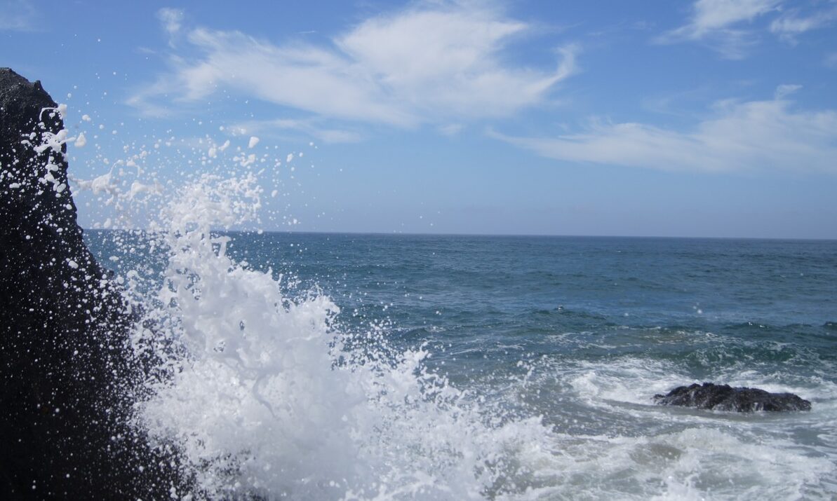 beach-sea-coast-water-rock-ocean-1124288-pxhere.com