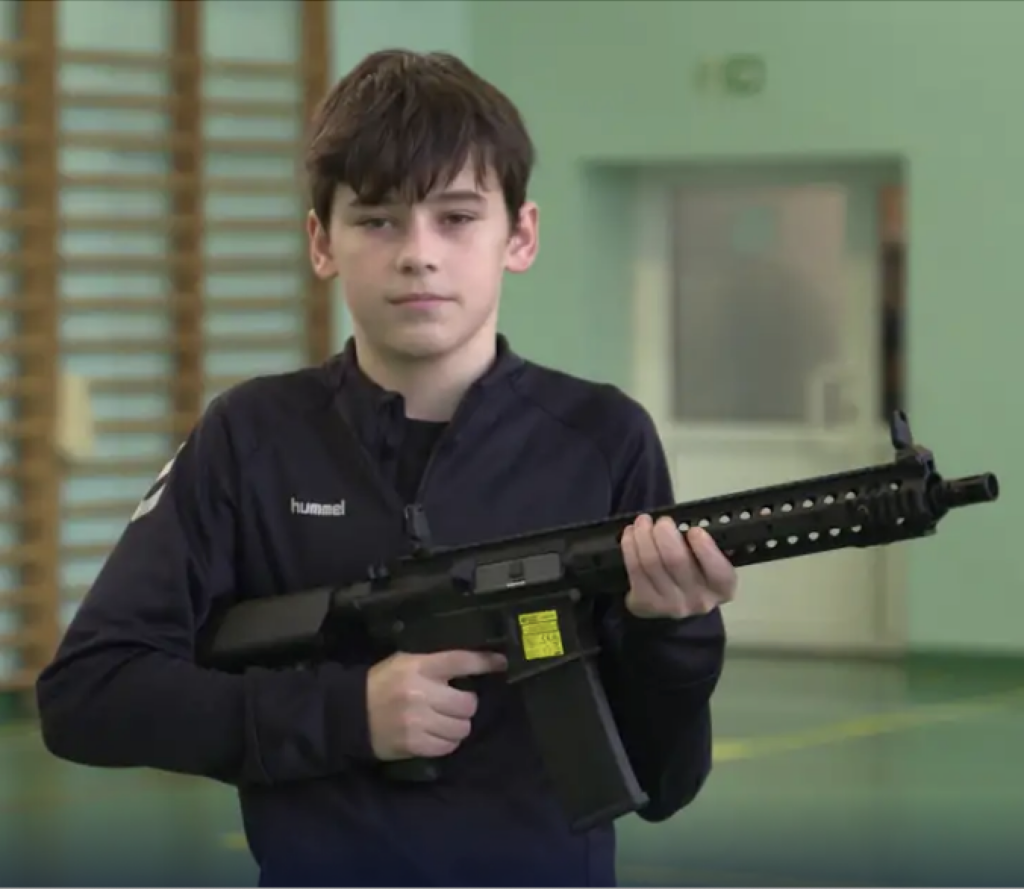 Ponischer Schüler mit Gewehr DW
