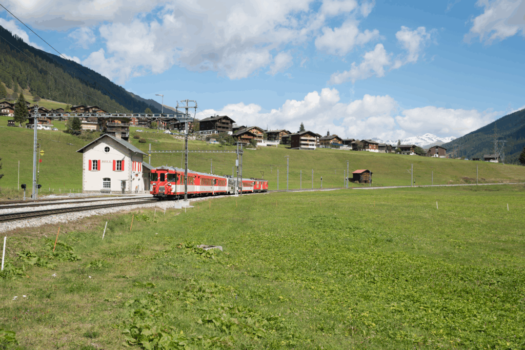 Bahnhof-Deh-Pendel-Biel-Goms-MGBahn-1-1
