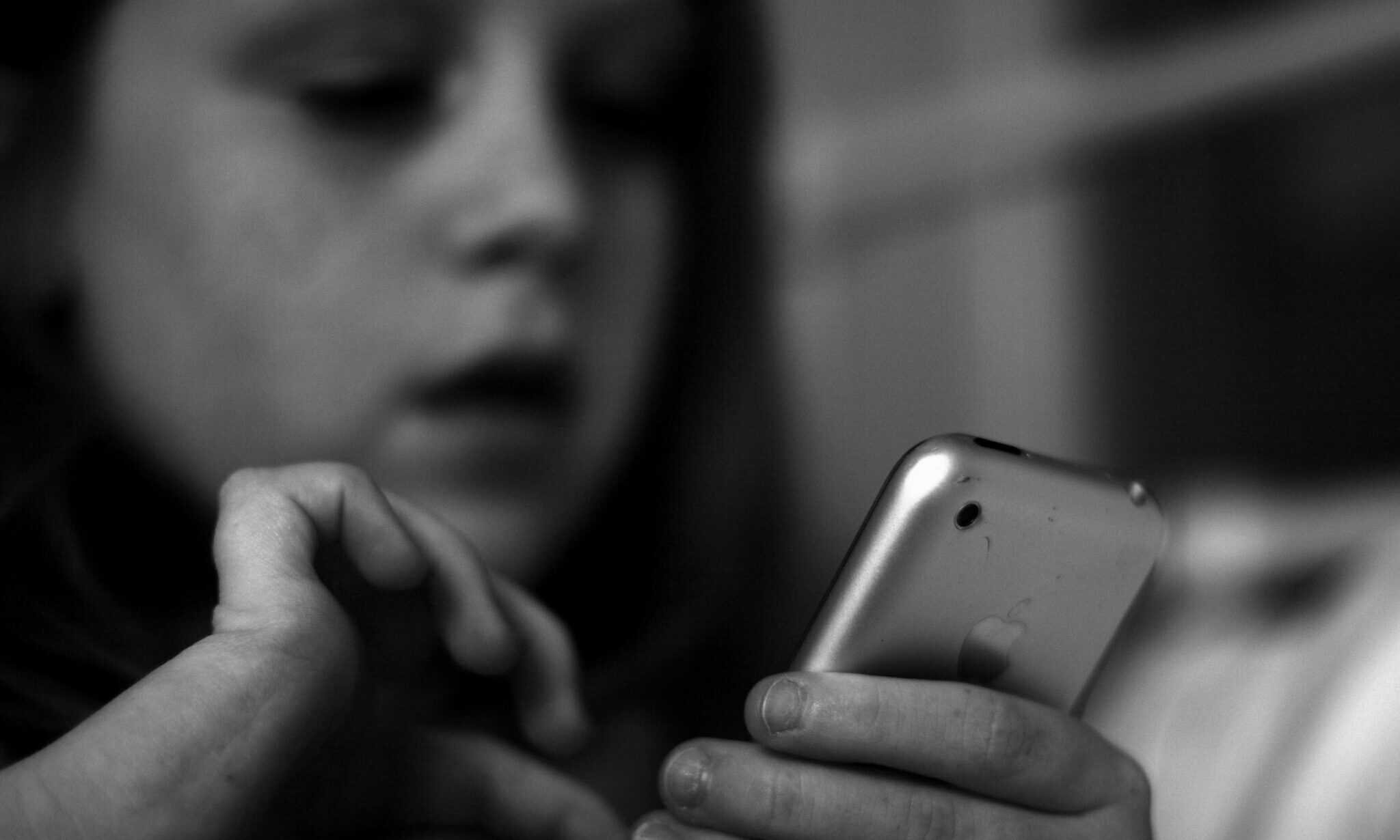 kid-phone-kelly