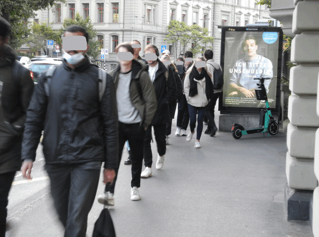 0000000 Bild Fussgänger Länggassstrasse Plakat