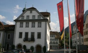 1024px-Stans_rathaus_2_thm