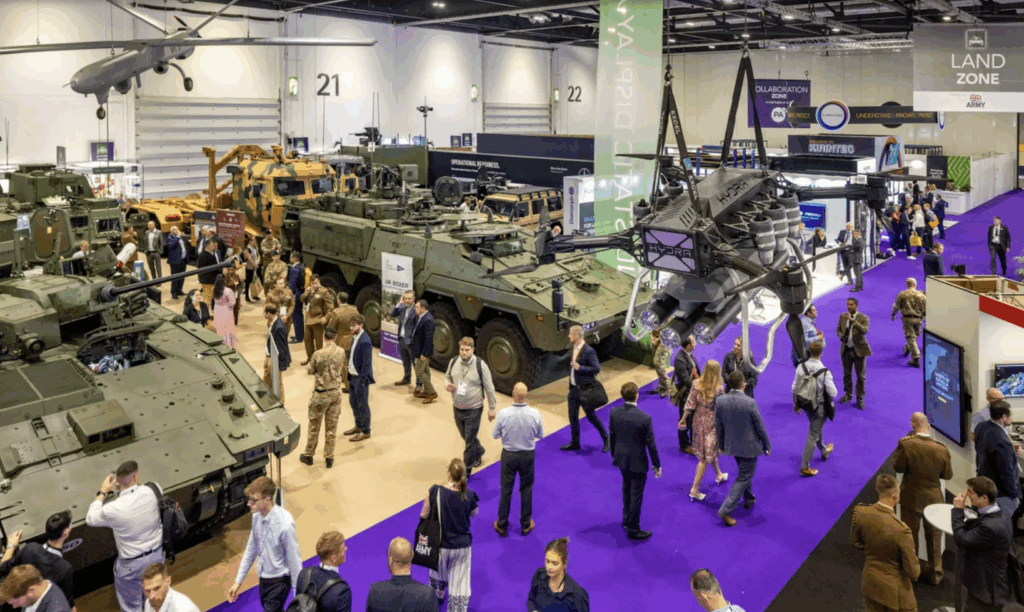 Waffenmesse in London im September 2025