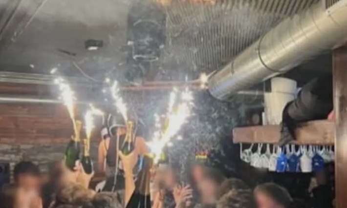 Wunderkerzen oder Bengalkerzen.