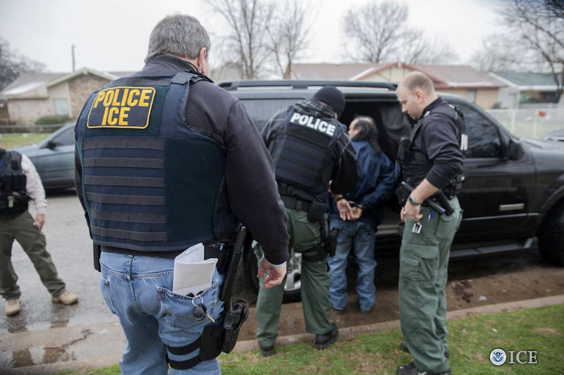 ICE Polizisten Verhaftung