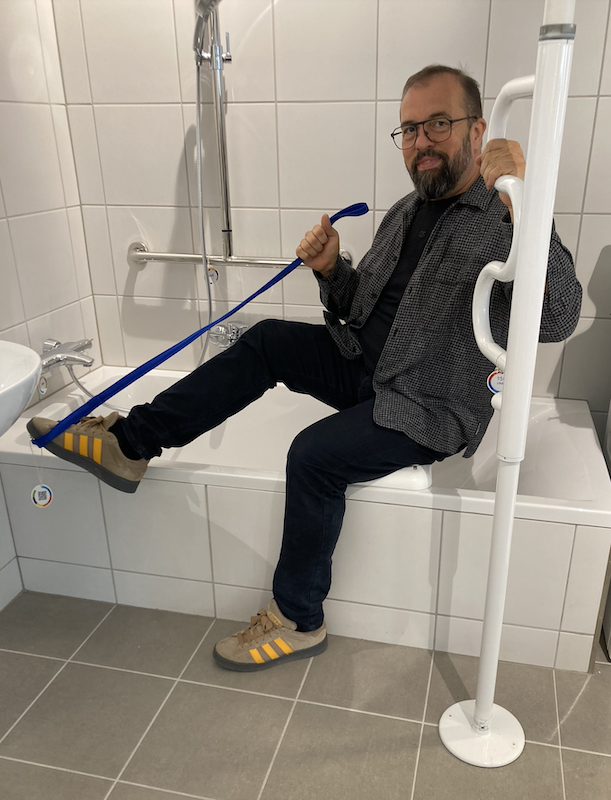 Badewannenbrett und Decken-Boden-Stange