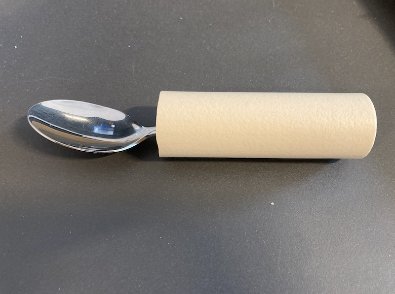 Löffel mit Schaumstoffgriff