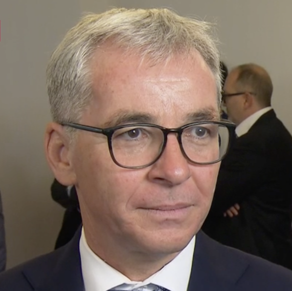 Erich Ettlin (Mitte)