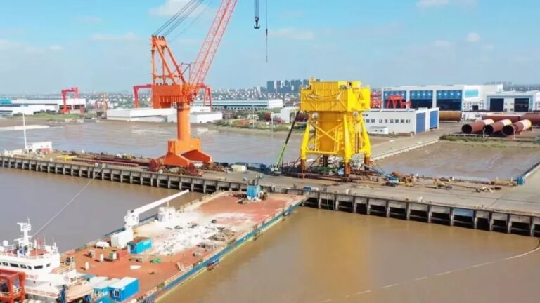 offshore-wind-powered-UDC-in-Shanghai_-photo-Lin-gang-Special-Area-Wenhui-Daily-768x432