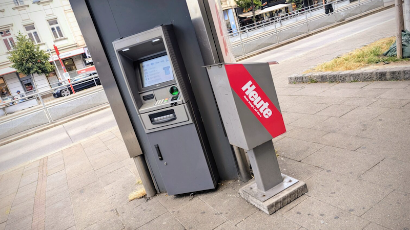 "Heute"-Zeitungsständer