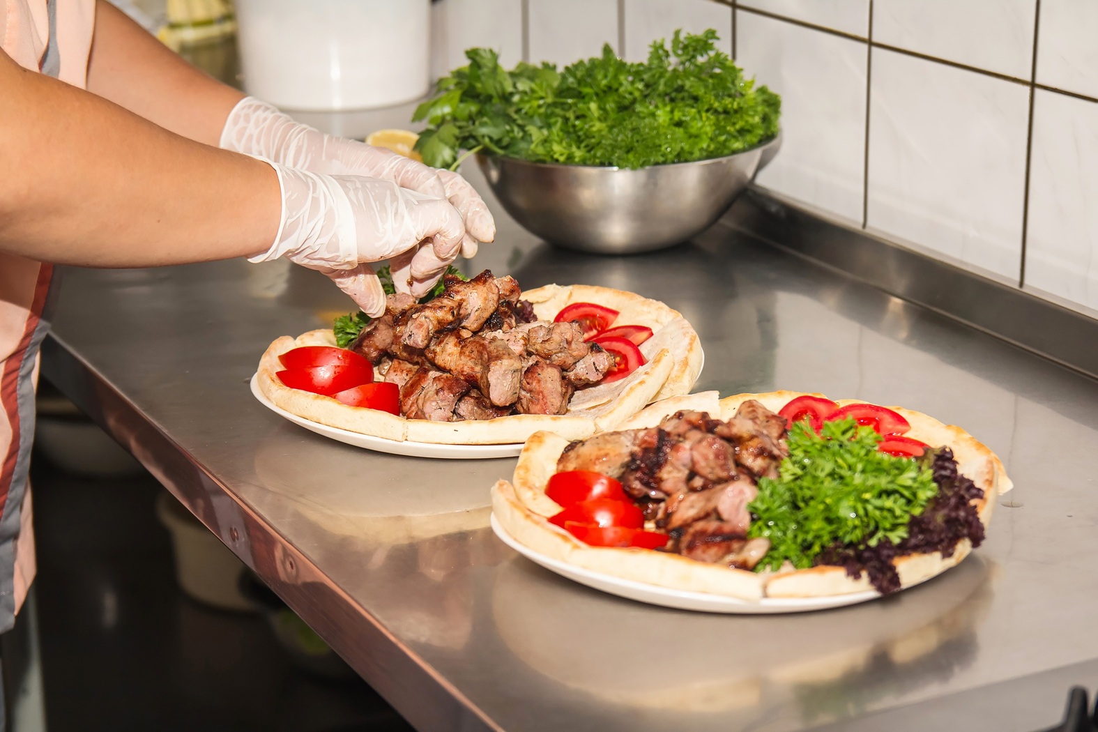 restaurant-dish-meal-food-plate-kitchen-830948-pxhere.com