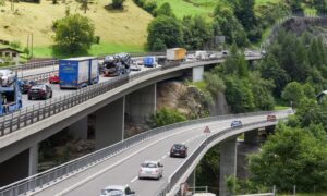 Drei Viertel der gefahrenen Kilometer weiterhin mit Privatautos